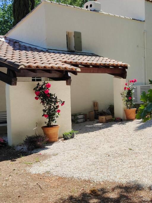 Villa Handres Nans-les-Pins Eksteriør bilde